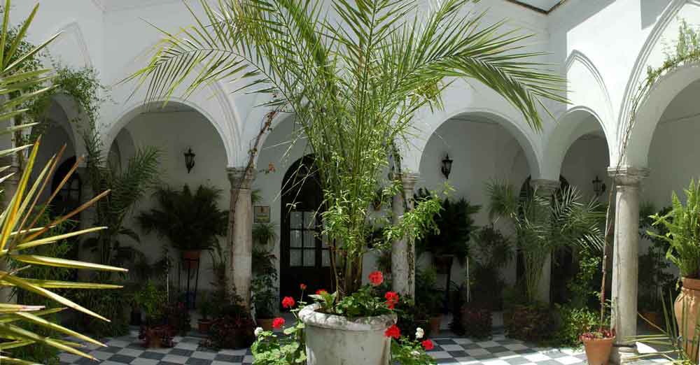 Cádiz - Arcos de la Frontera 04 - patio interior.jpg
